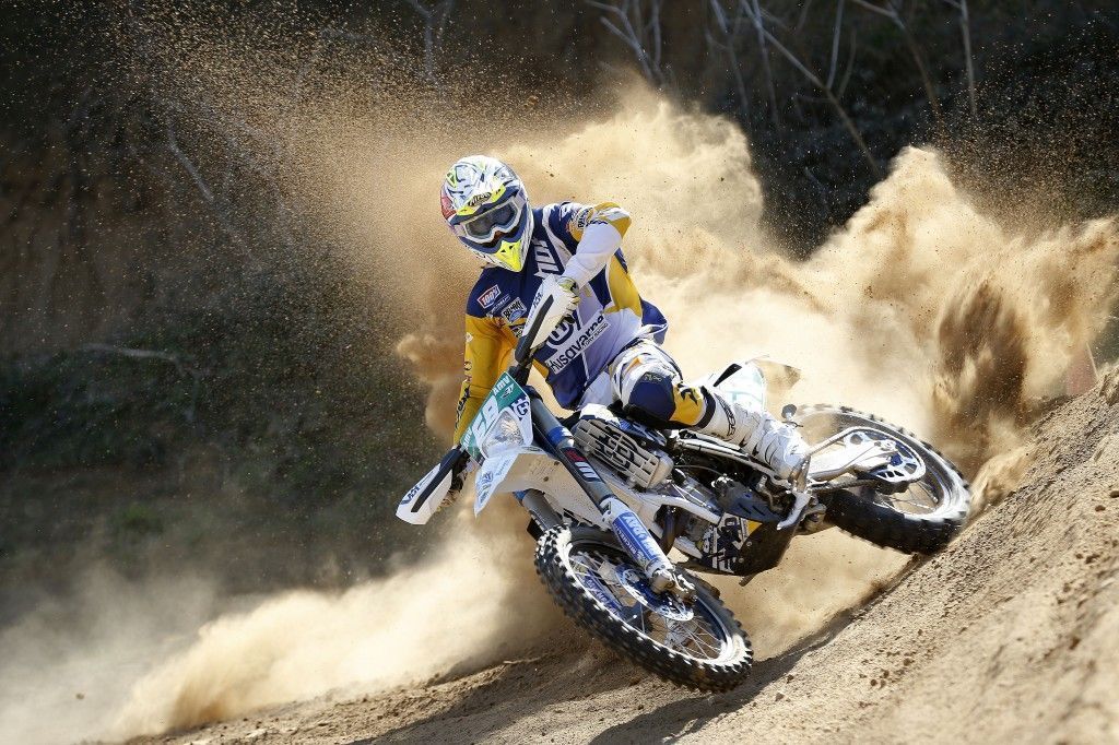 Los pilotos de Husqvarna Motorcycles, preparados para la victoria en el EWC 2015