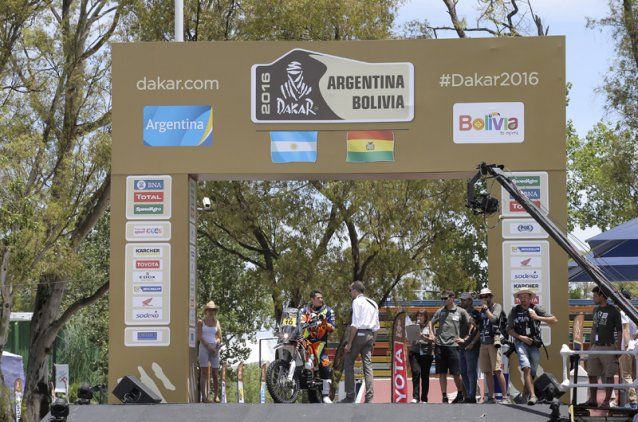 Un accidente neutraliza la prólogo del Dakar 2016