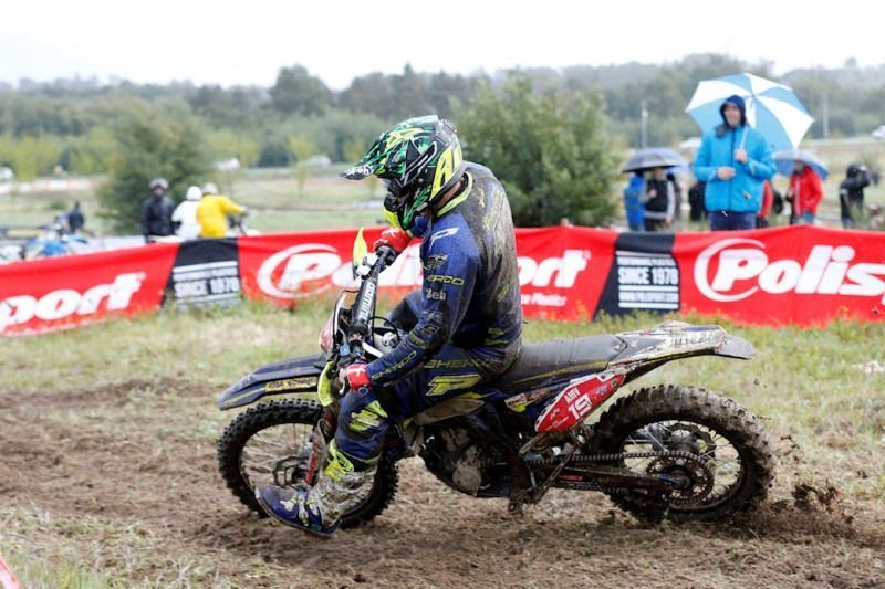 Victoria de Matthew Phillips in extremis en el primer dia del GP de Portugal
