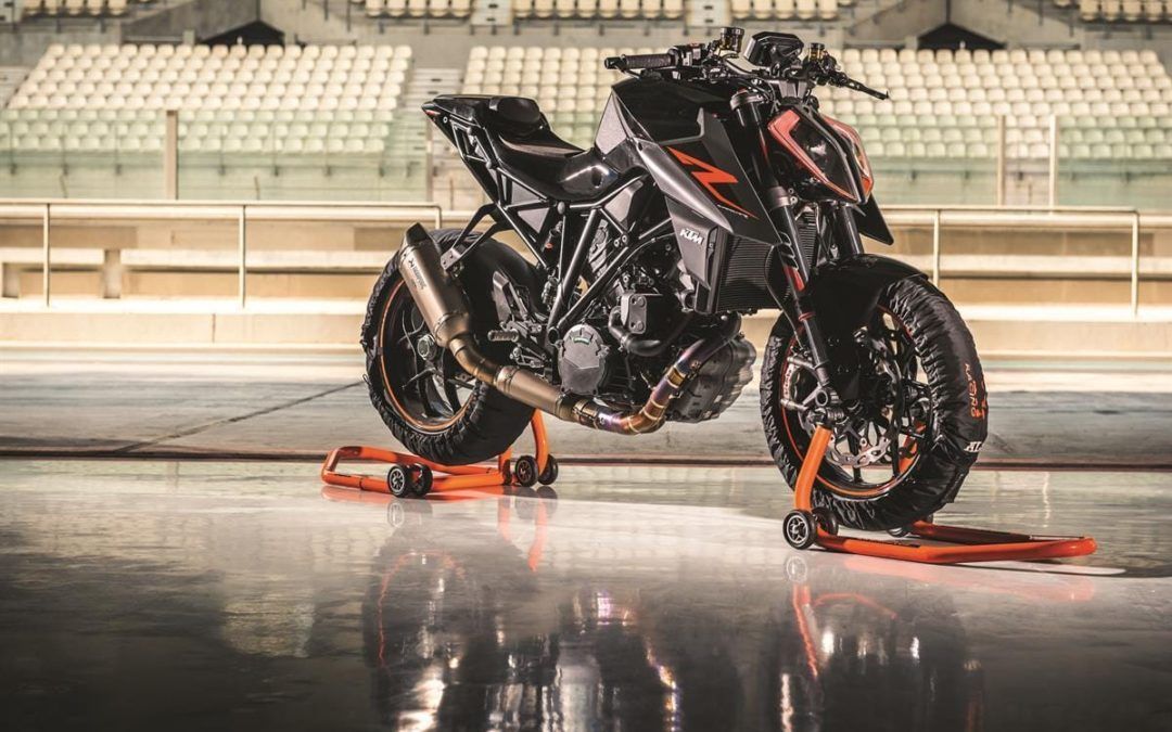 KTM impulsa su división de motocicletas de competición