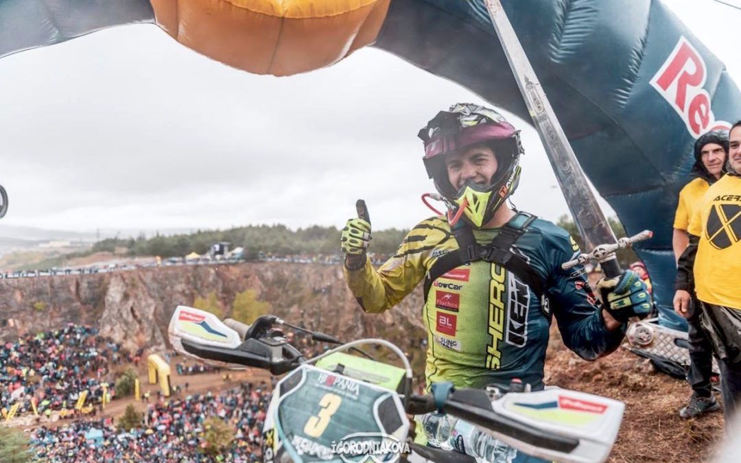 Mario Román renueva contrato con Sherco hasta el 2020