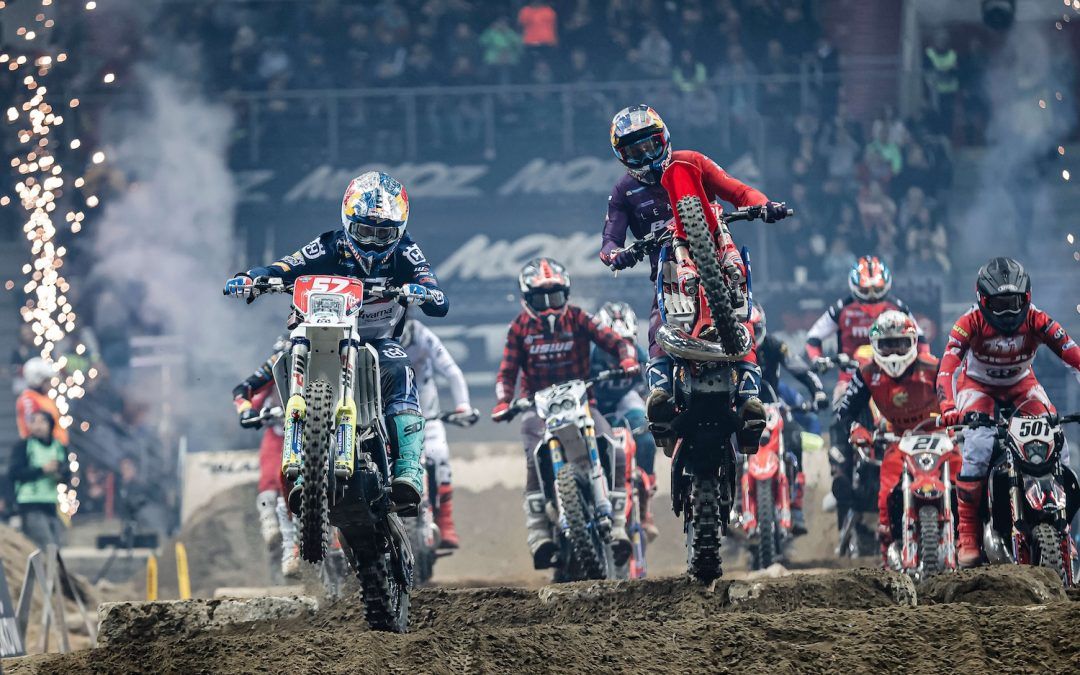 La motos eléctricas desafiarán a las de combustión en el Campeonato Mundial FIM de SuperEnduro
