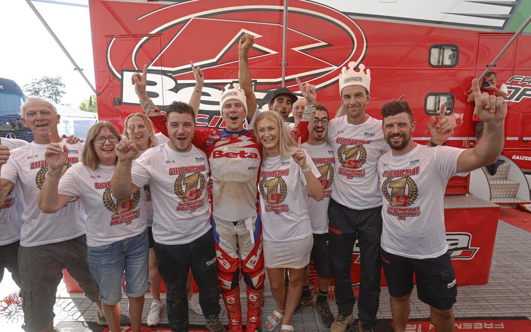 Steve Holcombe y Nathan Watson cambian de equipo para el 2024