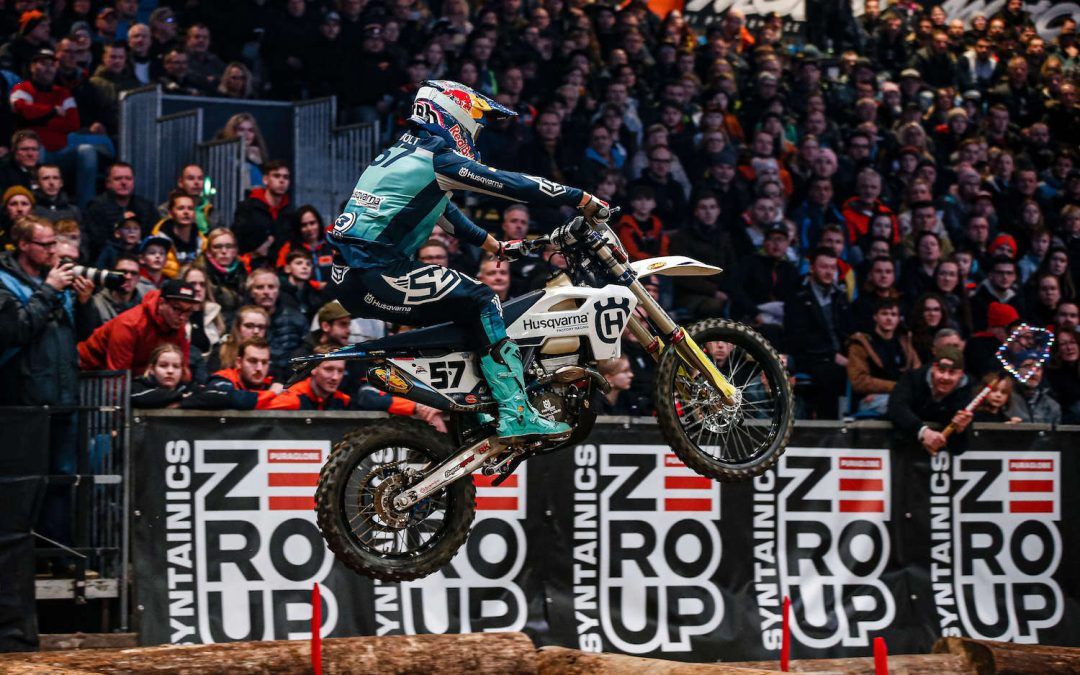 A pesar de una posible lesión, Billy Bolt gana el SuperEnduro de Alemania