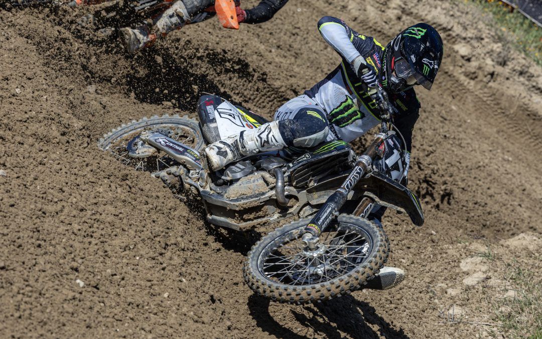 Triumph celebra un exitoso debut en competición con un doble podio en MX