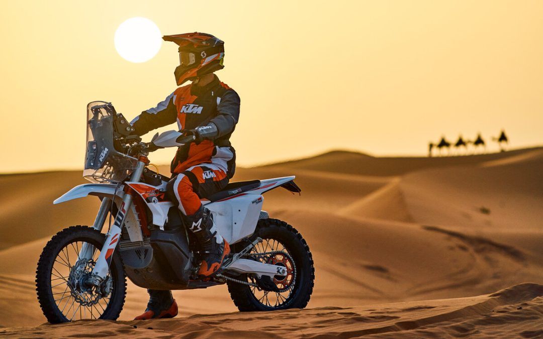La Carrera Cliente de KTM, la 450 RALLY REPLICA 2025, llega con importantes actualizaciones