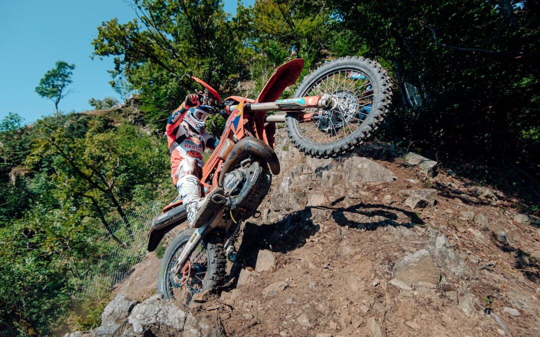 Manuel Lettenbichler gana Red Bull Romaniacs y suma su 4ª victoria en el Mundial
