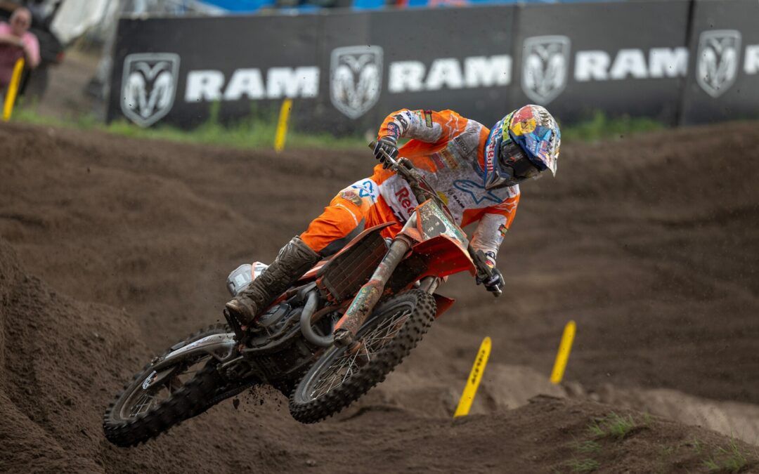 Jeffrey Herlings domina en el terreno blando del MXGP de Holanda