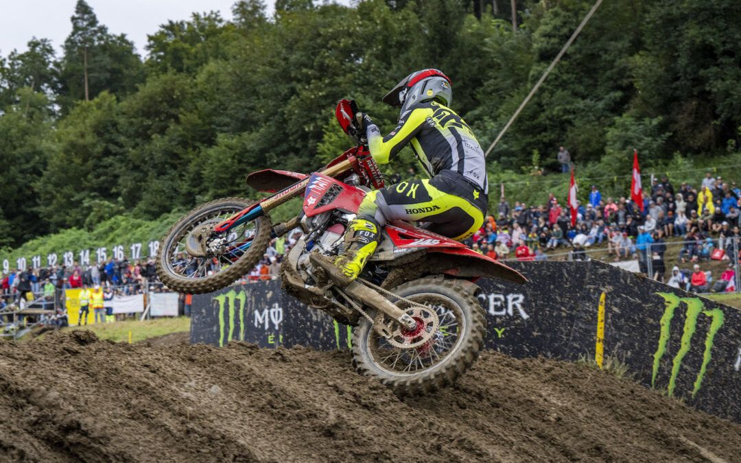 Tim Gajser aumenta su ventaja en el liderato de MXGP tras su doble victoria en Suiza