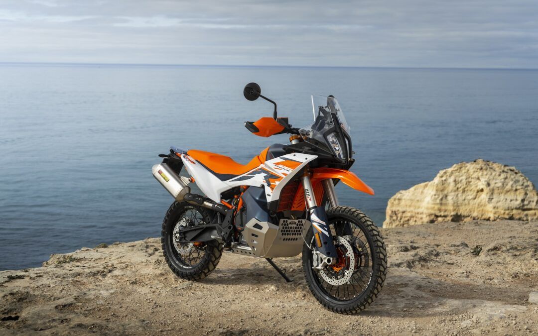 Llega la KTM 890 ADVENTURE R 2025 con pequeños cambios para seguir al más alto nivel
