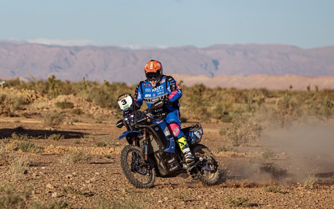 Alessandro Botturi gana la 2ª etapa del África Eco Race y Tarrés debe abandonar