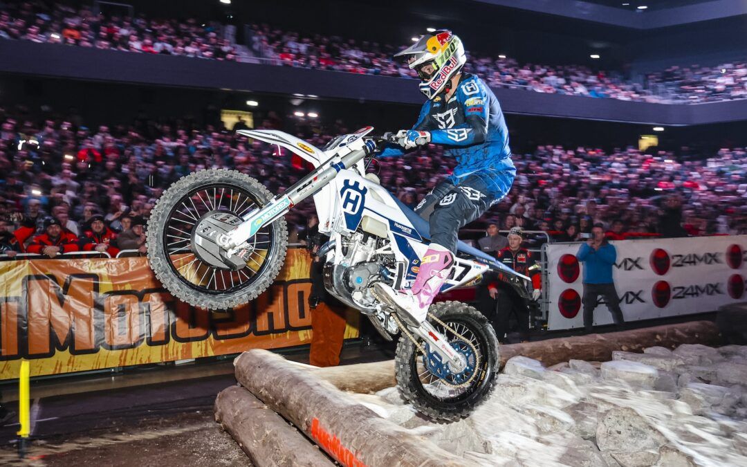 Billy Bolt sale más líder del GP de Rumania de Super Enduro