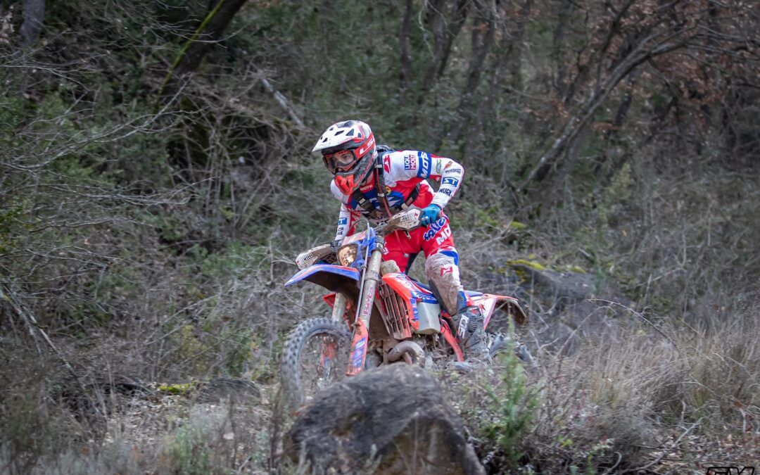 Beta Trueba presenta su equipo 2025 en Bassella Race