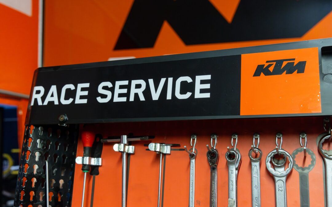 KTM ofrece alquiler de motos y servicio de asistencia para los ISDE de Italia 2025