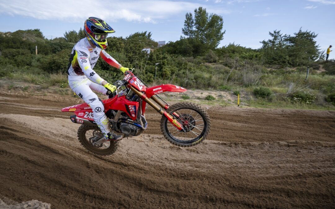 Romain Febvre gana un batallado MXGP de Cerdeña