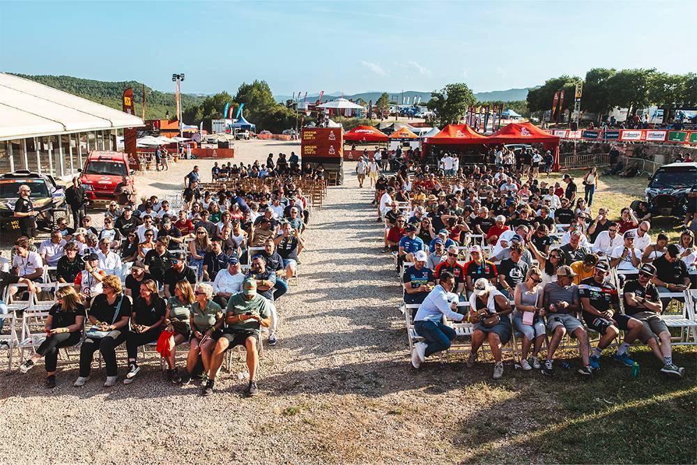 Les Comes Presentación Dakar 2026