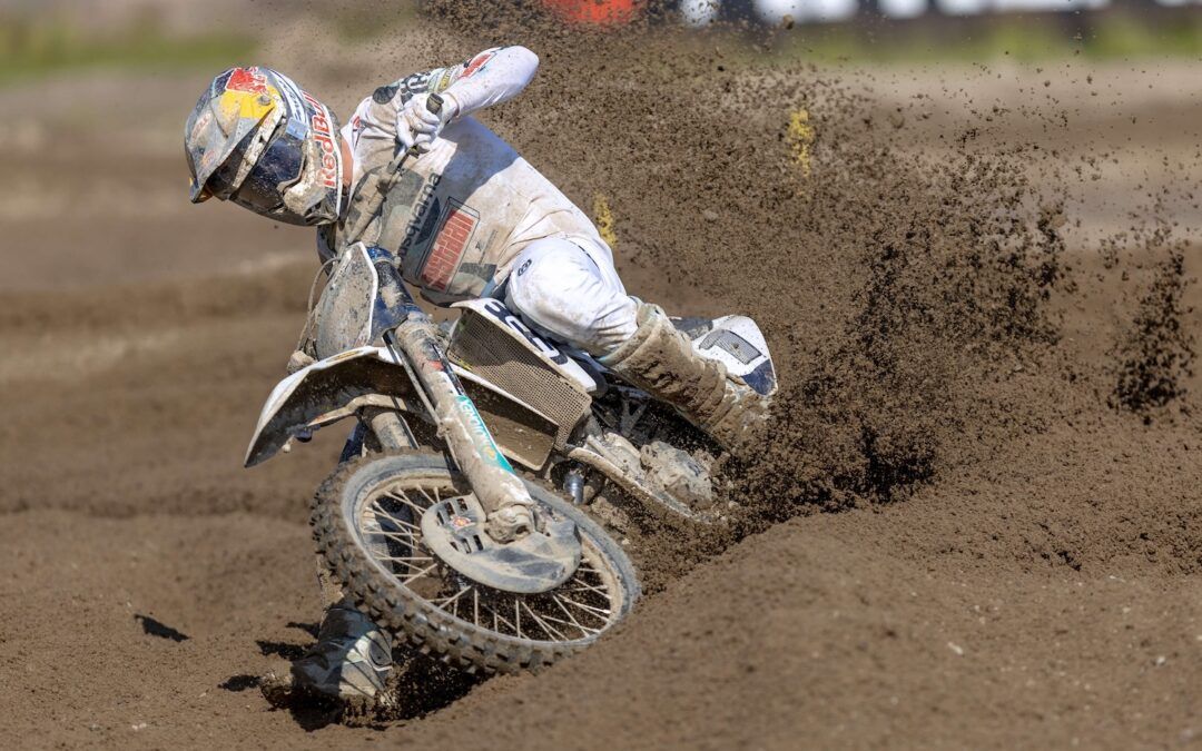 Kay de Wolf se impone en las tres carreras del GP de Finlandia MX2