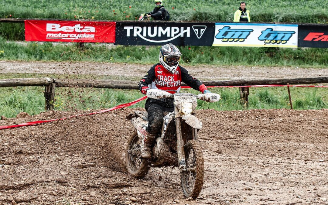 Maurizio Micheluz Inspector de Pista de la FIM, vela por la seguridad de los pilotos de EnduroGP