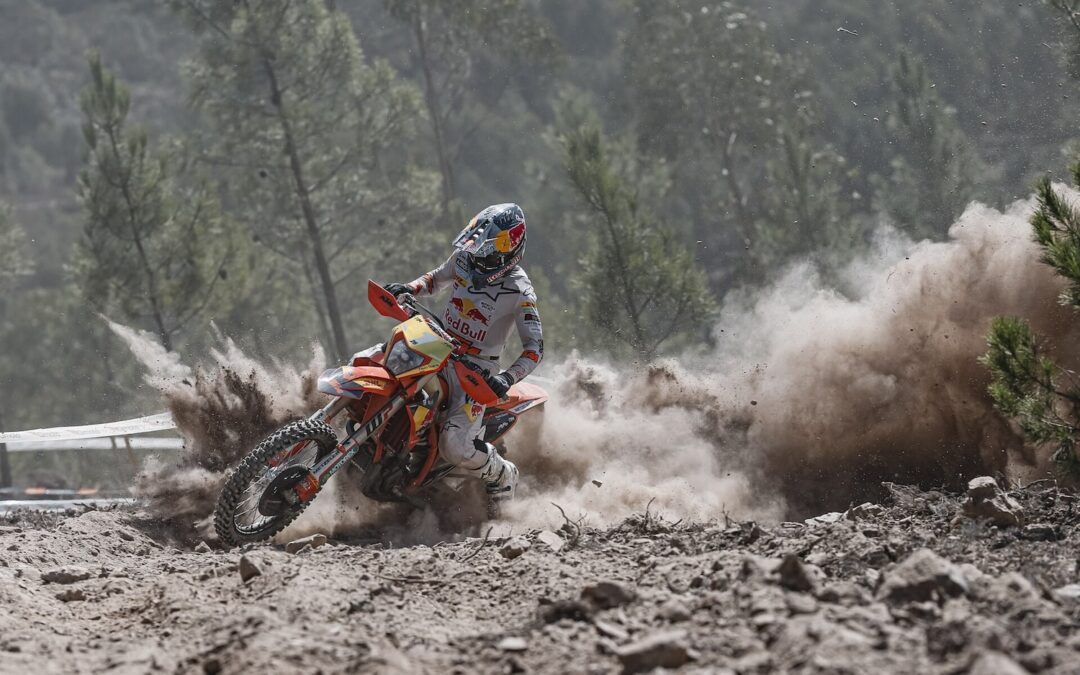 Josep García y Rachel Gutish dominan en el primer día del EnduroGP Portugal 2025