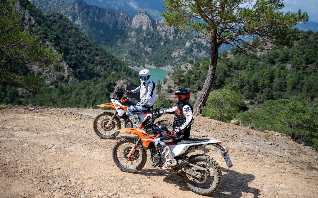 Probamos las esperadas KTM 390 Adventure R y Enduro R MY26