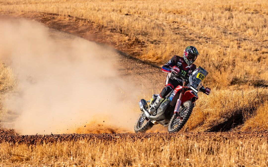 Tosha Schareina brilla en casa y se coloca líder del Rally Raid de Portugal