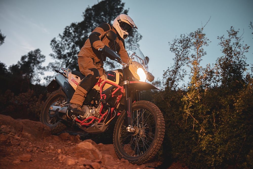 SWM SuperDual 650X