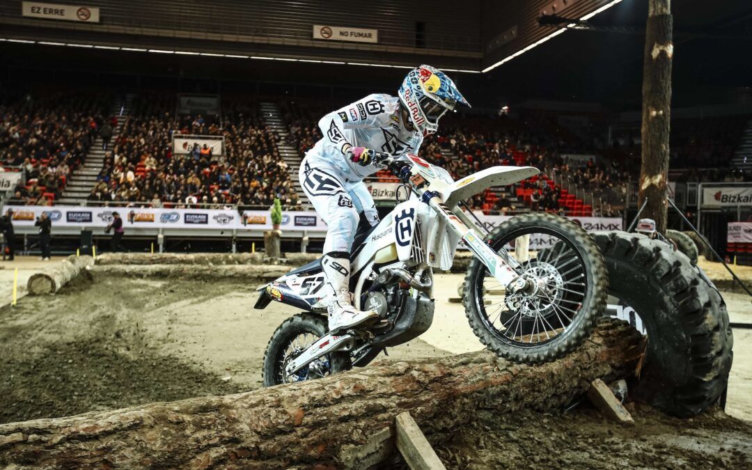 Billy Bolt sigue mandando en el SuperEnduro, con la victoria en el GP de Bilbao