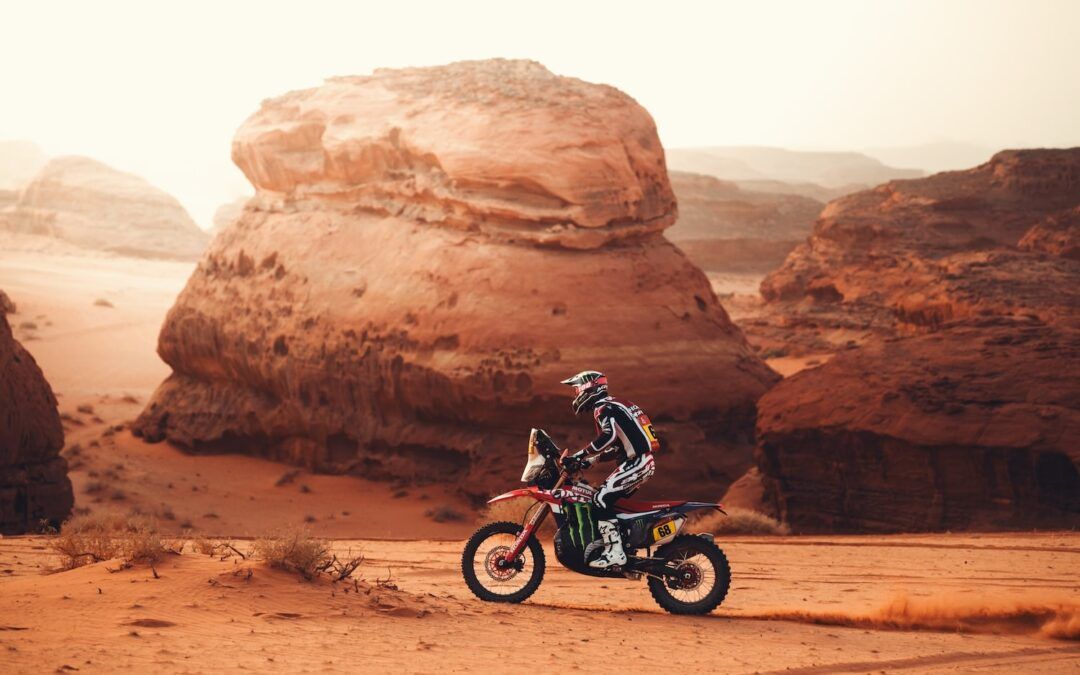 Dakar 2026, etapa 4: Triplete de los pilotos de HRC con Tosha Schareina al frente