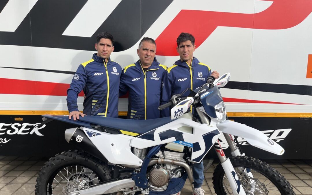 Los hermanos Navarro nuevamente juntos compitiendo con las Husqvarna