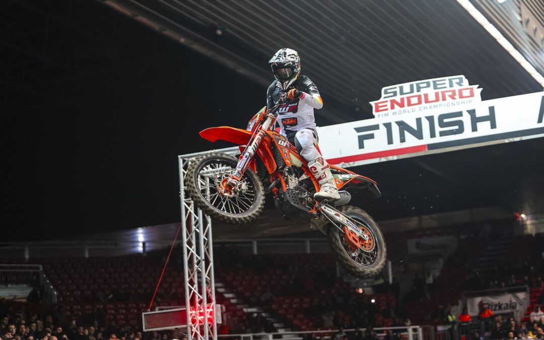 Alex Puey sube al podio en el Mundial de SuperEnduro de Bilbao