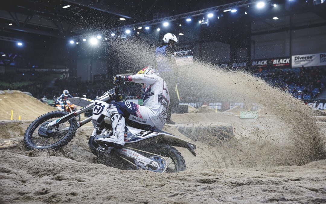 Billy Bolt culmina una noche perfecta en el GP de Alemania de SuperEnduro
