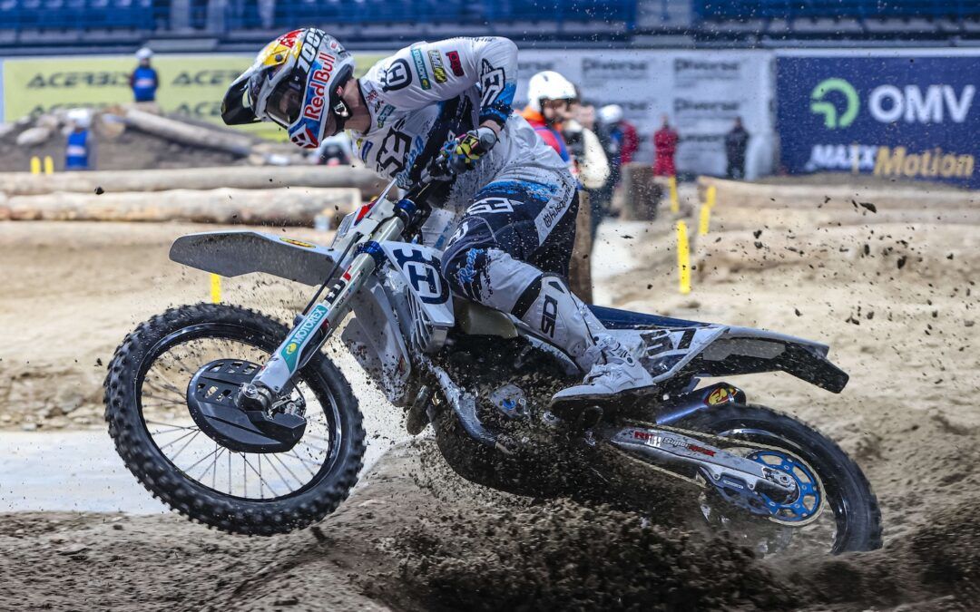 Billy Bolt conquista el GP de Serbia de SuperEnduro