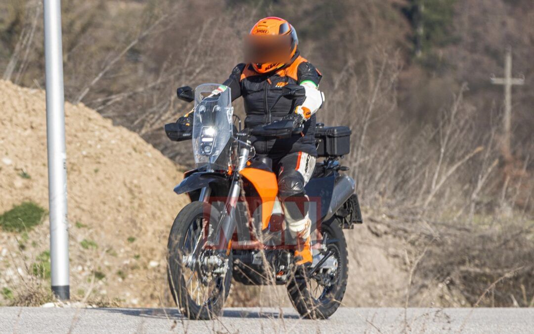 La deseada KTM 690 Adventure / Rally R podría presentarse este año