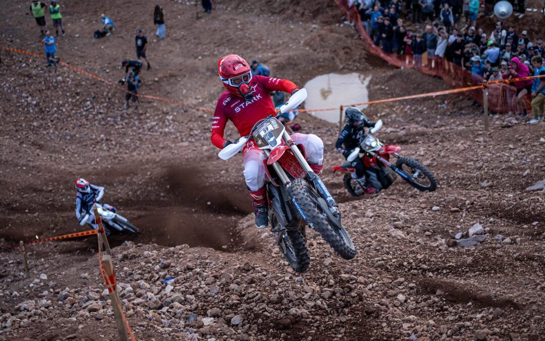 Espectacular inicio del Red Bull Erzbergrodeo, con la victoria de Tortelli en el REMUS Rocket Ride
