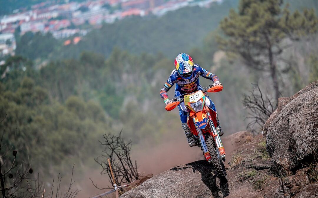 Doblete de victorias de García en el EnduroGP de Fafe y Gutish se corona Campeona del Mundo