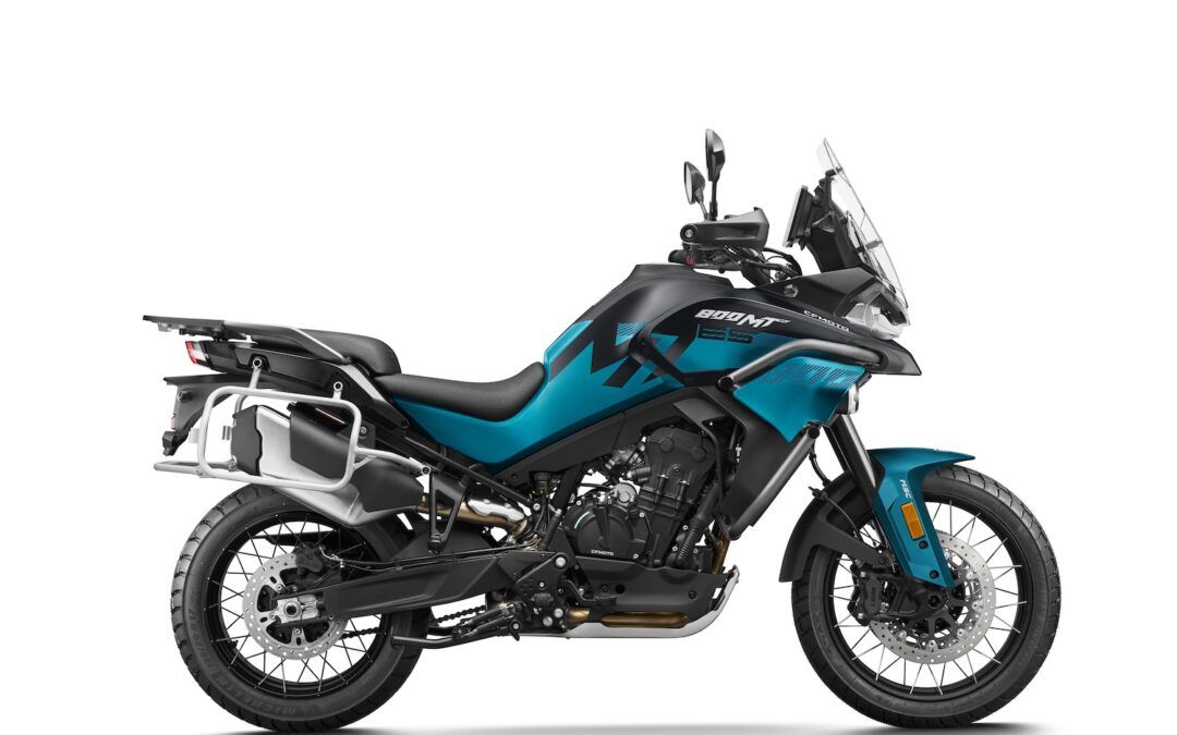 La nueva CFMOTO 800MT-ES, sorprende por su alto nivel tecnológico y equipamiento