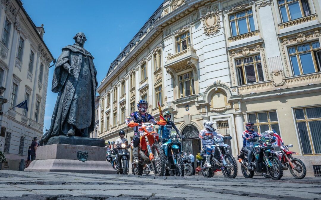 Red Bull Romaniacs 2026 arranca con una espectacular ceremonia de apertura