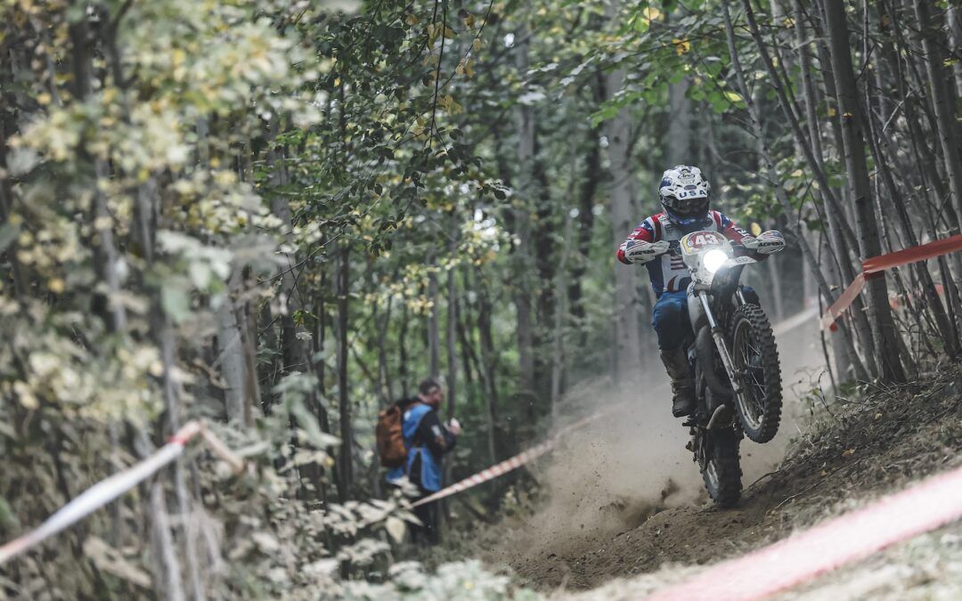 FIM Enduro Vintage Trophy, día 3: EE. UU. se impone bajo la lluvia y el barro en Zschopau